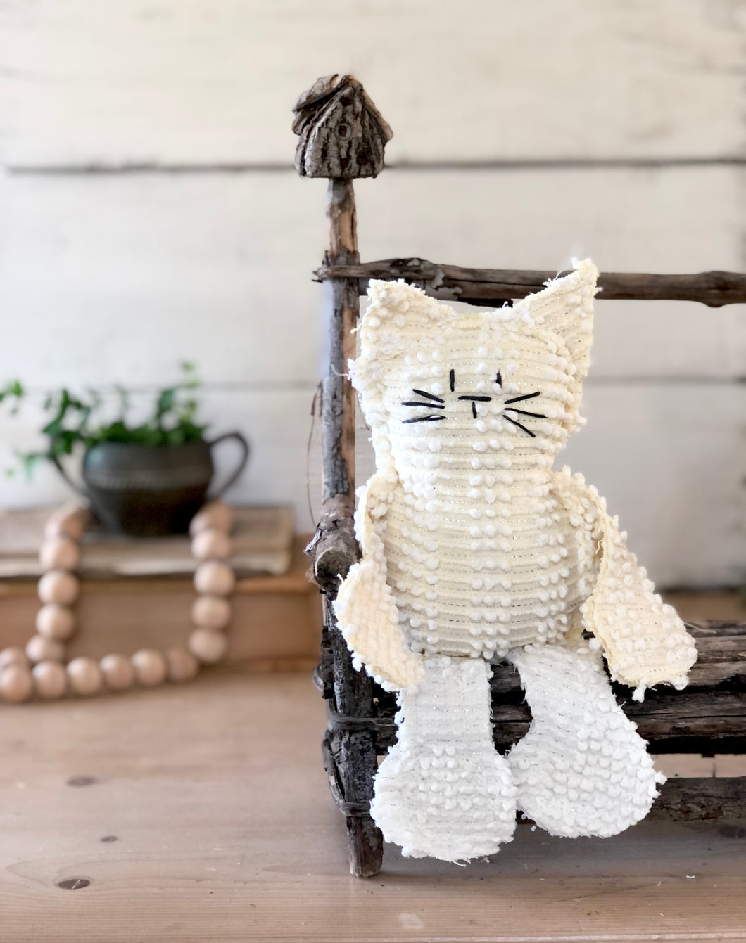 Cream and Silver Thread Vintage Chenille Cat